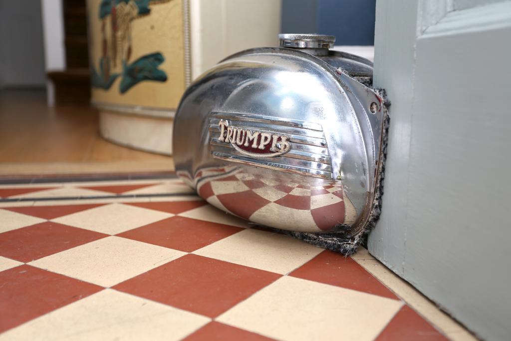Bedlam House Guest house 2*